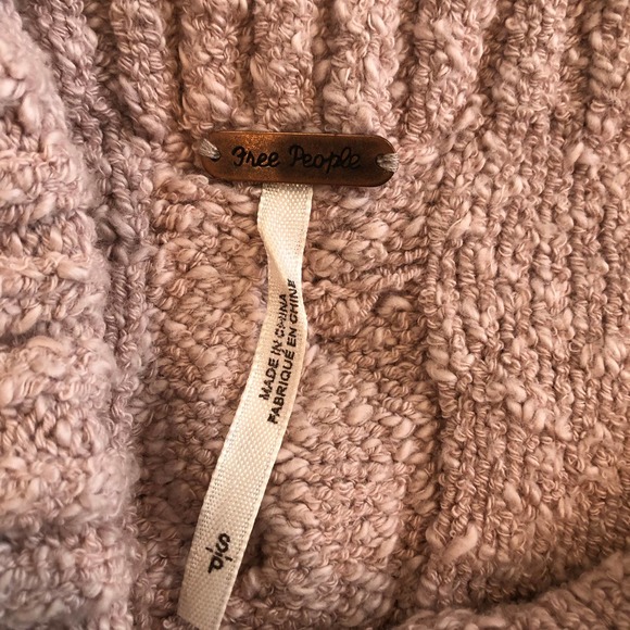 free people light pink ballet Cable Foldover sweater top size small - Picture 4 of 4